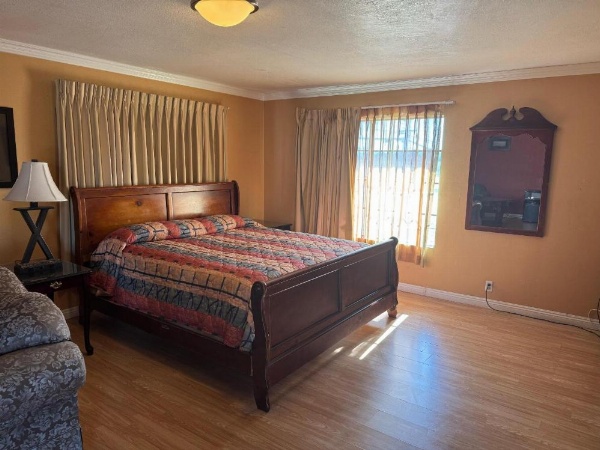 Vista Motel - Riverside image 9