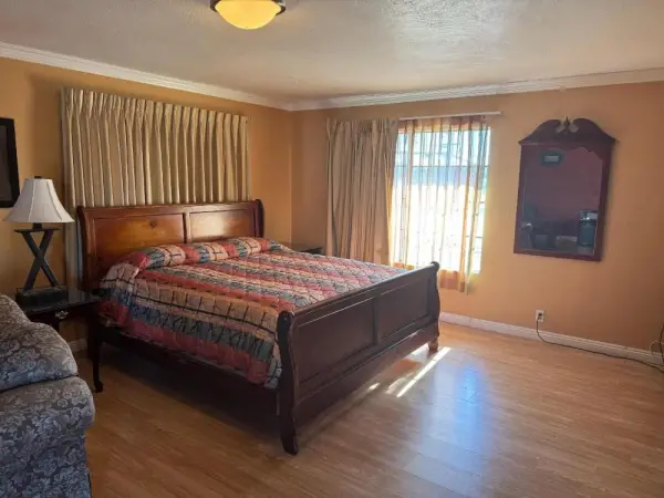 Vista Motel - Riverside 9
